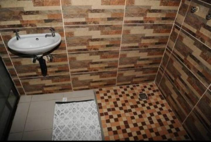 Pillacol Guest House Victoria Falls Ngoại thất bức ảnh