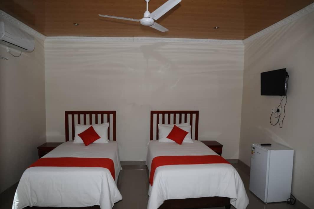 Pillacol Guest House Victoria Falls Ngoại thất bức ảnh